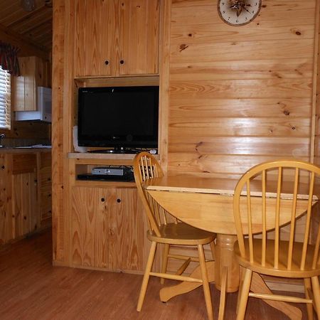 Oakzanita Springs Camping Resort Cabin 1 Descanso Kültér fotó