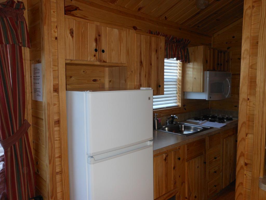 Oakzanita Springs Camping Resort Cabin 1 Descanso Kültér fotó